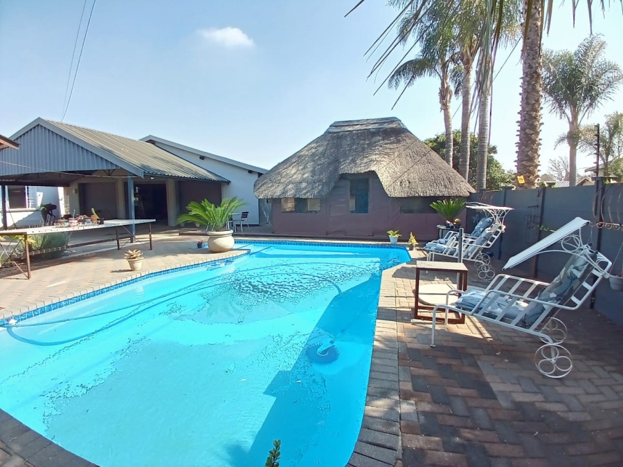 3 Bedroom Property for Sale in Vaalpark Free State